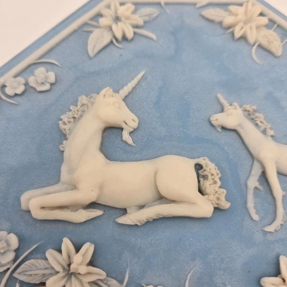 Vintage Incolay Stone Blue & White Jewelry Or Trinket Music Box With Unicorns